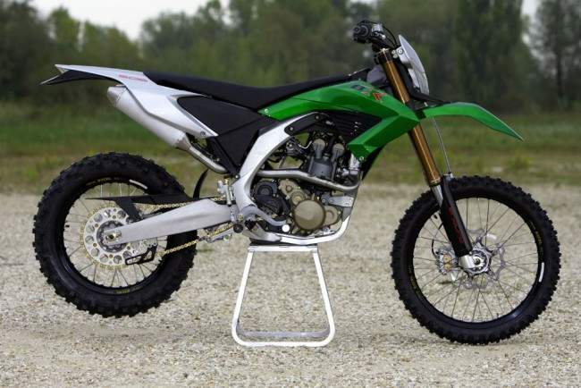 Benelli BX 449 
Cross For Sale Specifications, Price and Images