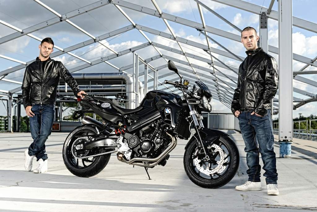 BMW F 800R Nero Zaffiro 
Metallizzato For Sale Specifications, Price and Images