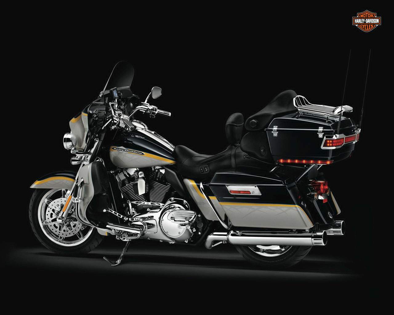 Harley Davidson
    
    FLHTCU SE7 Electric Glide Ultra Classic CVO  For Sale Specifications, Price and Images