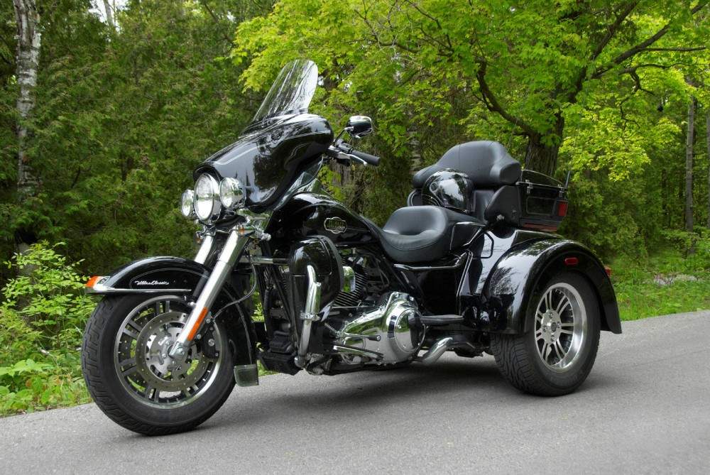 Harley-Davidson FLHTCUTG Tri Glide Ultra Classic For Sale Specifications, Price and Images