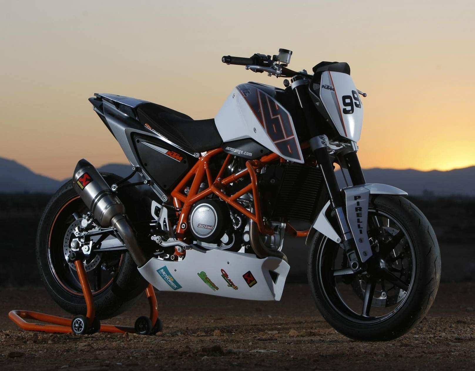KTM 690 Duke R Track For Sale Specifications, Price and Images