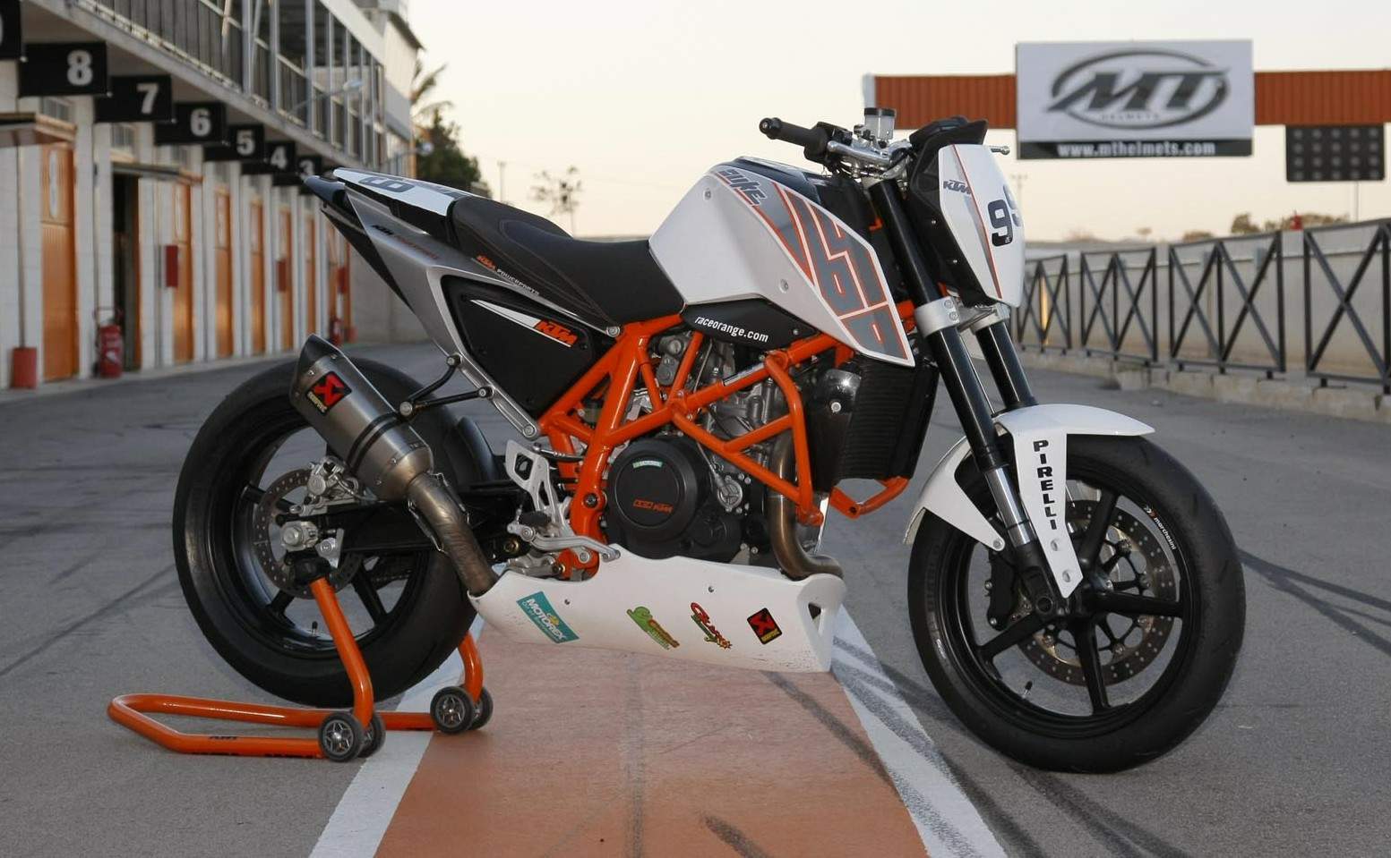 KTM 690 Duke R Track For Sale Specifications, Price and Images