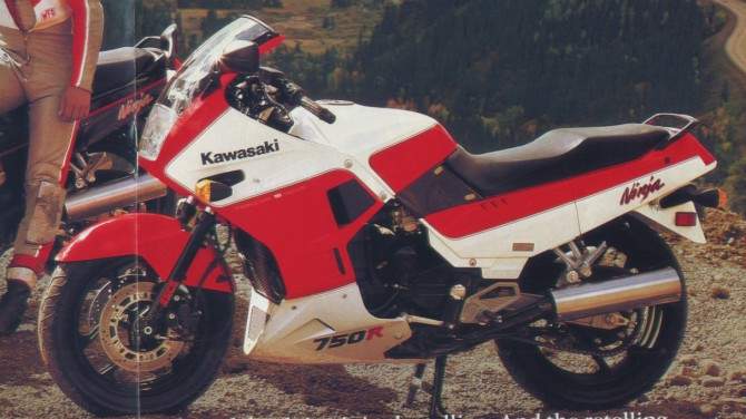Kawasaki GPX 750R For Sale Specifications, Price and Images