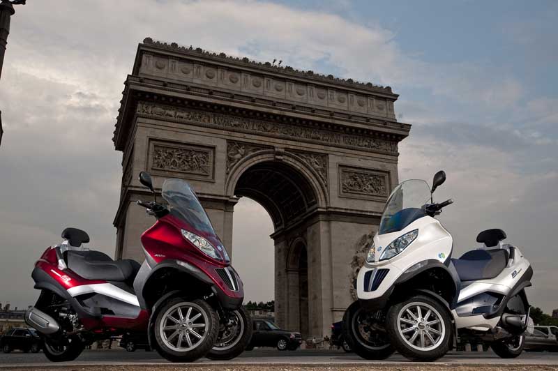 Piaggio MP3 300 Hybrid For Sale Specifications, Price and Images