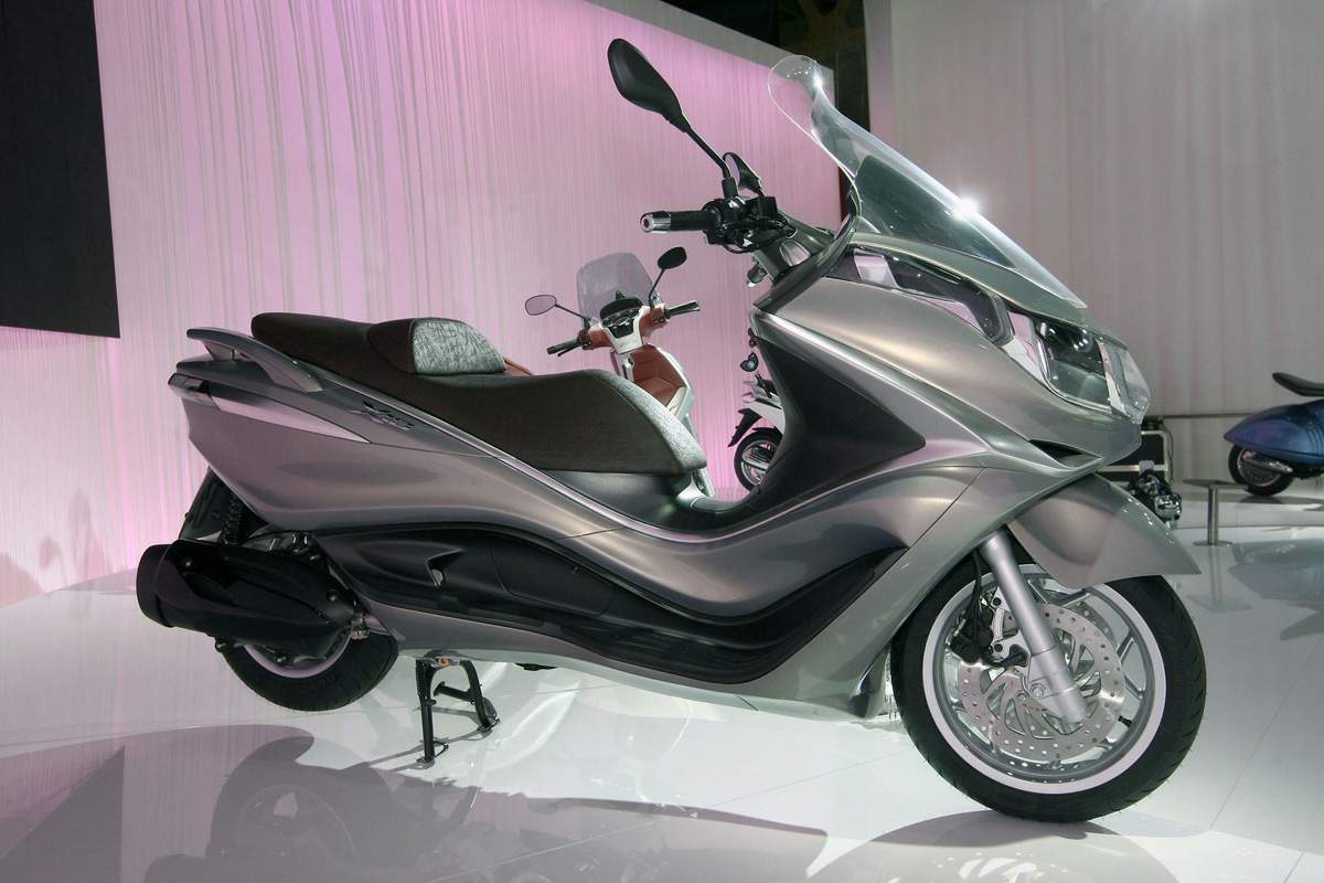 Piaggio X10 500 For Sale Specifications, Price and Images