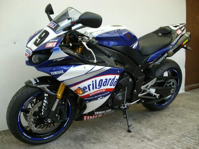 Yamaha R1Ben Spies SBK Replica For Sale Specifications, Price and Images