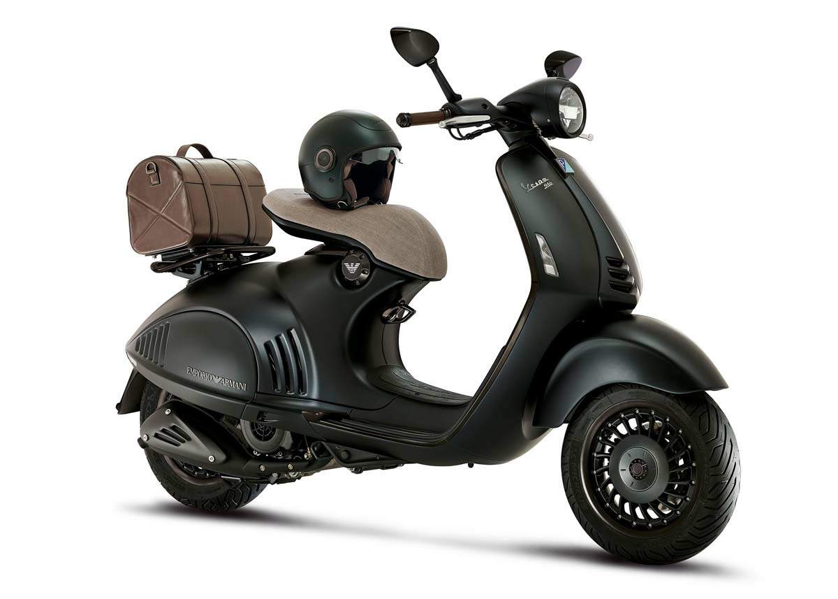 Vespa 
		946 Emporio 
		Armani 125 For Sale Specifications, Price and Images