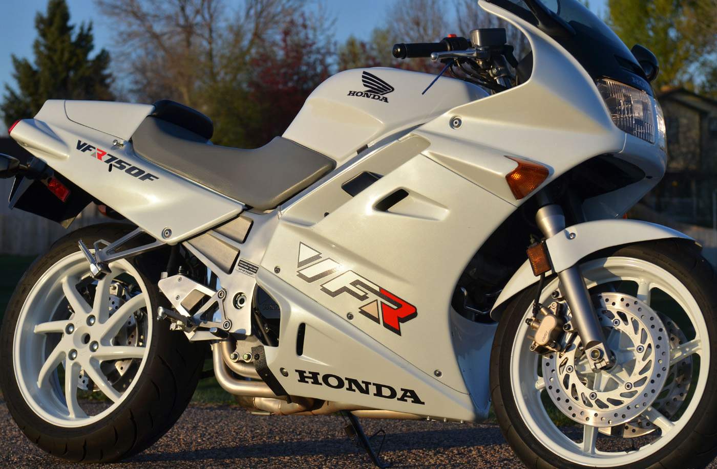 Honda VFR 750F-P  For Sale Specifications, Price and Images