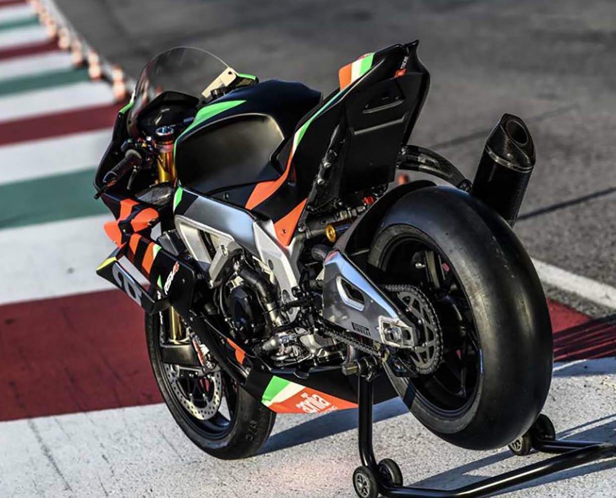 Aprilia RSV4 X Limited Edition For Sale Specifications, Price and Images