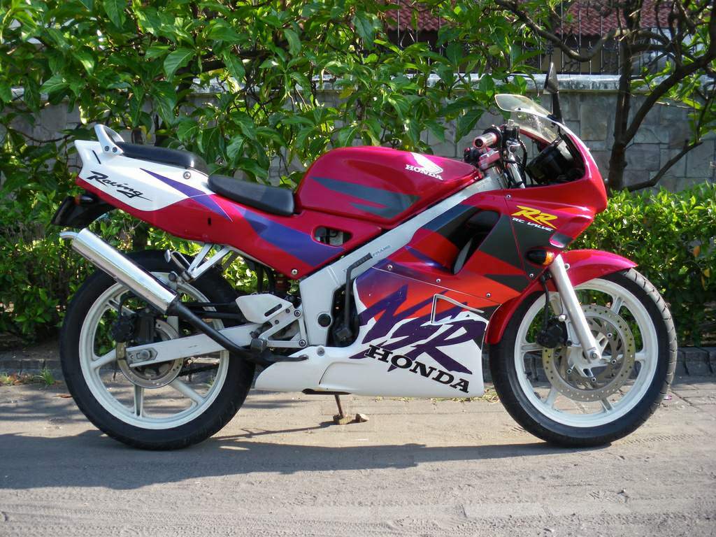 Honda NSR 150R For Sale Specifications, Price and Images