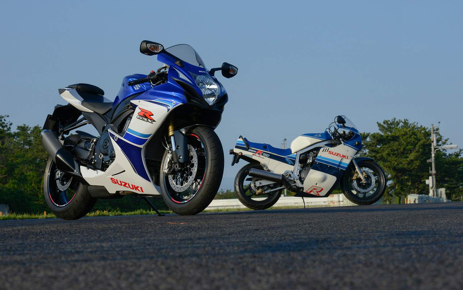 Suzuki GSX-R 750 30th Anniversary Commemorative 
	Edition For Sale Specifications, Price and Images