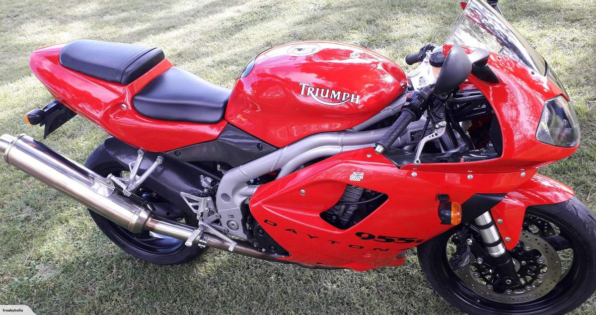 Triumph Daytona 955i 
Special
Edition For Sale Specifications, Price and Images