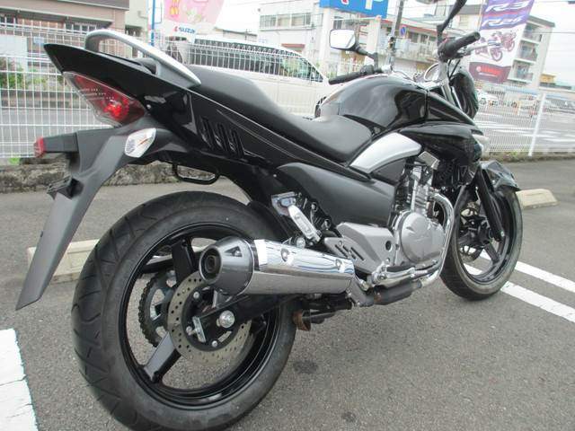 Suzuki GSR 250 For Sale Specifications, Price and Images