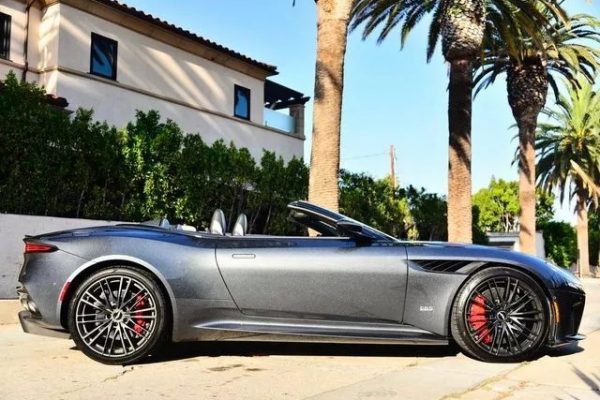 2020 Aston Martin VOLANTE