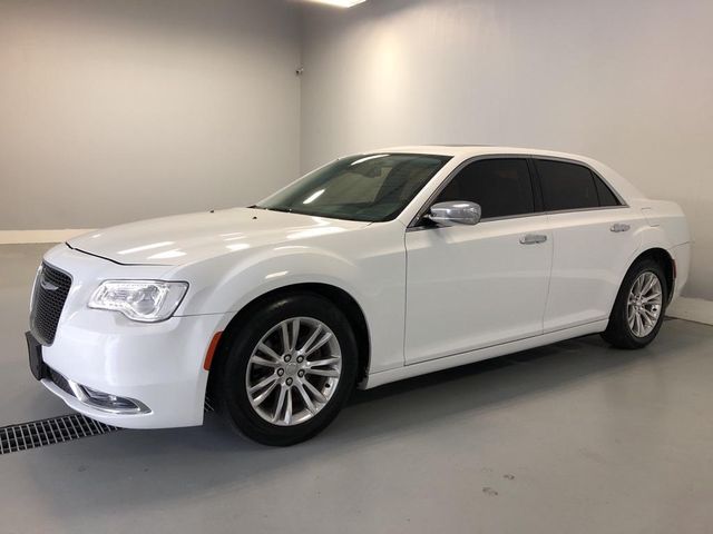  2015 Chrysler 300C Base For Sale Specifications, Price and Images