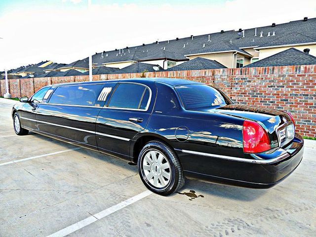  2004 Lincoln Town Car Executive Limousine For Sale Specifications, Price and Images
