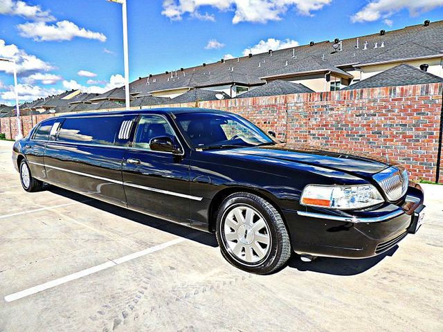  2004 Lincoln Town Car Executive Limousine For Sale Specifications, Price and Images