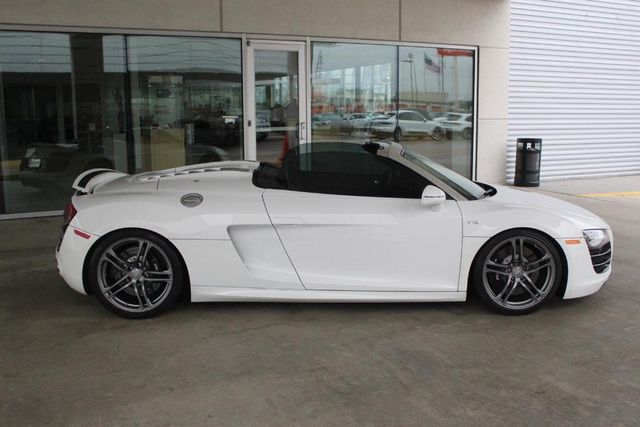  2011 Audi R8 5.2 quattro Spyder For Sale Specifications, Price and Images
