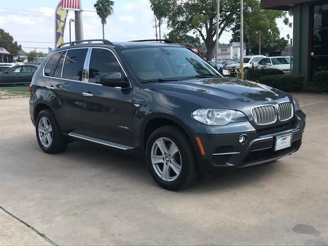  2013 BMW X5 xDrive35d For Sale Specifications, Price and Images