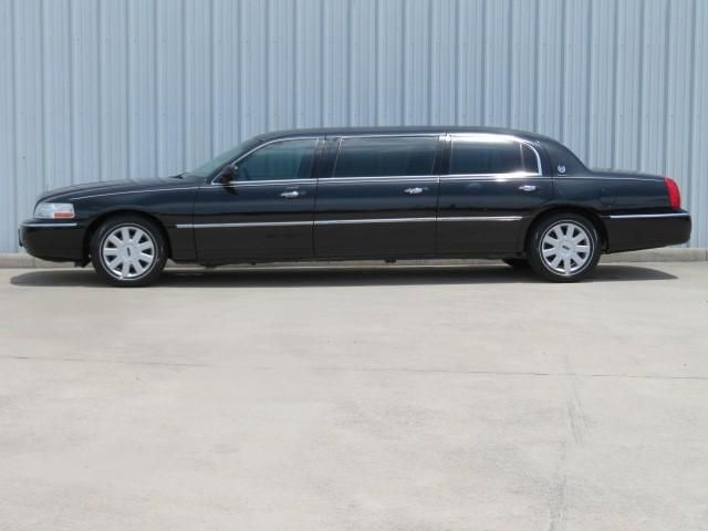  2005 Lincoln Town Car Executive For Sale Specifications, Price and Images