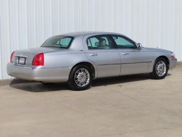  2007 Lincoln Town Car Signature Limited For Sale Specifications, Price and Images