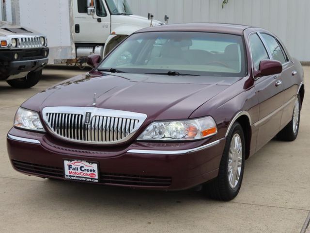  2010 Lincoln Town Car Signature Limited For Sale Specifications, Price and Images