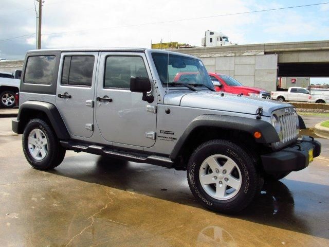  2001 Jeep Wrangler Sahara For Sale Specifications, Price and Images