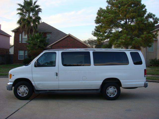  2001 Ford E350 Super Duty XLT Wagon For Sale Specifications, Price and Images