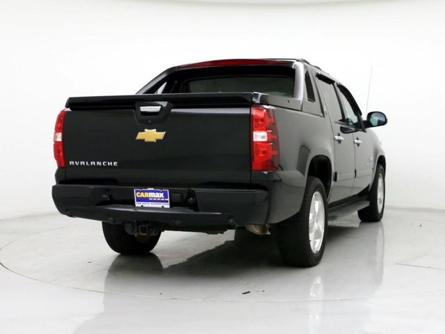  2013 Chevrolet Avalanche LT For Sale Specifications, Price and Images