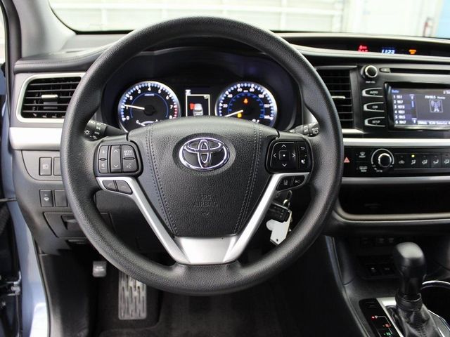  2019 Toyota Highlander LE For Sale Specifications, Price and Images