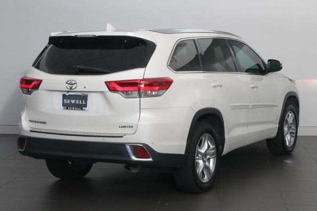  2017 Toyota Highlander Limited Platinum For Sale Specifications, Price and Images