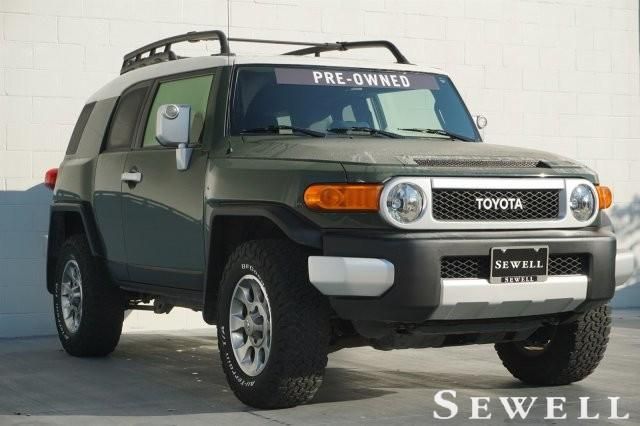  2013 Toyota FJ Cruiser Base For Sale Specifications, Price and Images