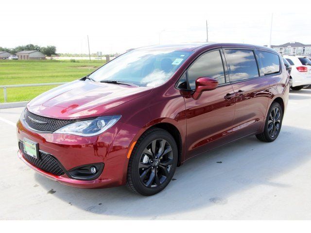  2020 Chrysler Pacifica Touring For Sale Specifications, Price and Images