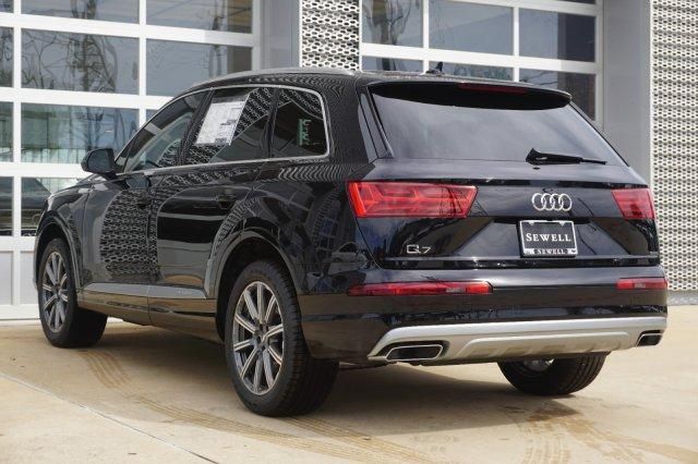  2019 Audi Q7 55 SE Premium For Sale Specifications, Price and Images