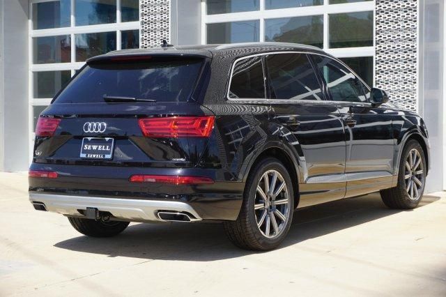  2019 Audi Q7 55 SE Premium Plus For Sale Specifications, Price and Images