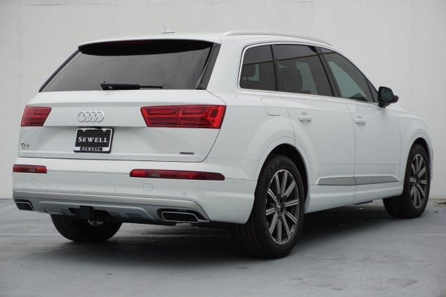  2019 Audi Q7 55 SE Premium Plus For Sale Specifications, Price and Images