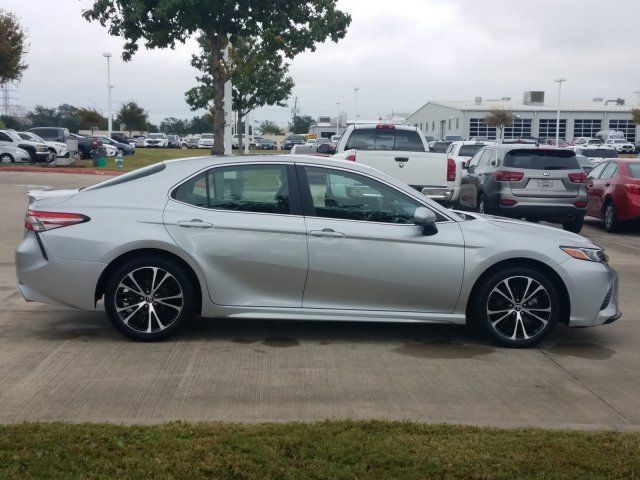  2018 Toyota Camry SE For Sale Specifications, Price and Images