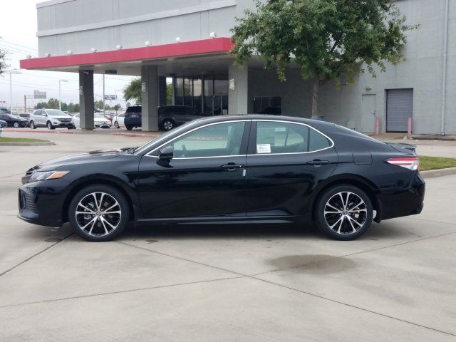  2020 Toyota Camry SE For Sale Specifications, Price and Images