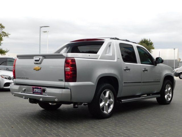  2012 Chevrolet Avalanche LTZ For Sale Specifications, Price and Images