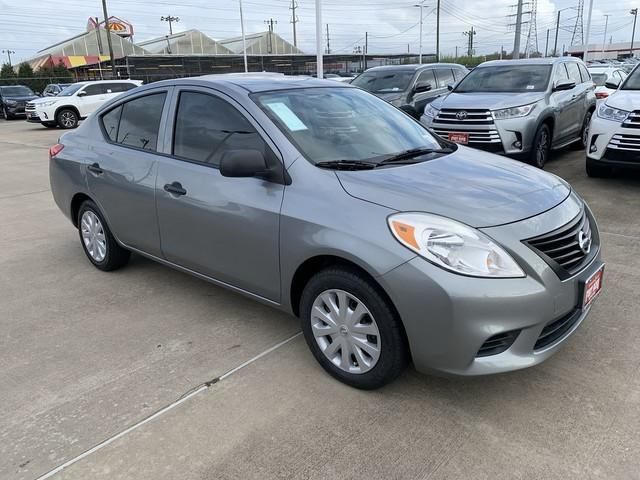  2012 Nissan Versa 1.6 S For Sale Specifications, Price and Images