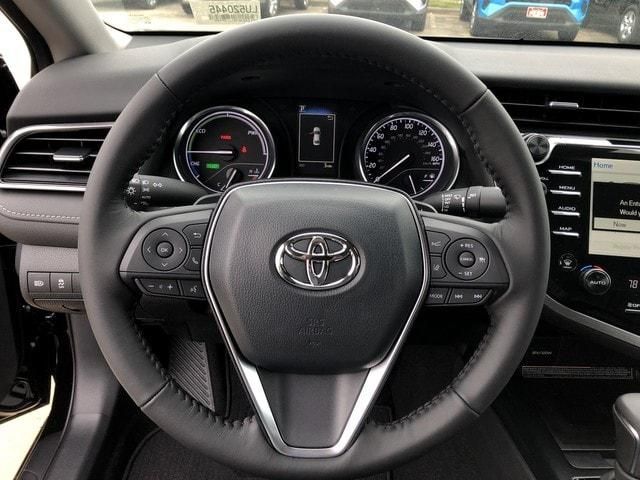  2020 Toyota Camry Hybrid SE
