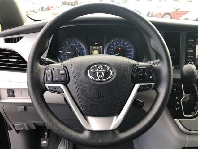  2020 Toyota Sienna LE