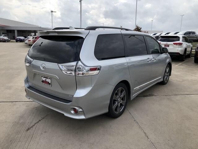  2020 Toyota Sienna SE For Sale Specifications, Price and Images