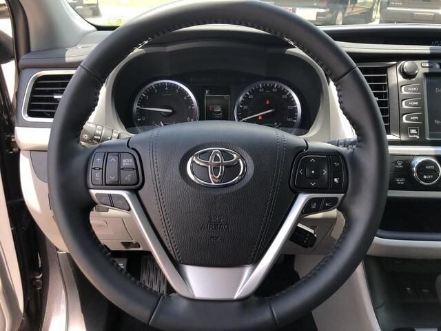  2019 Toyota Highlander Limited Platinum