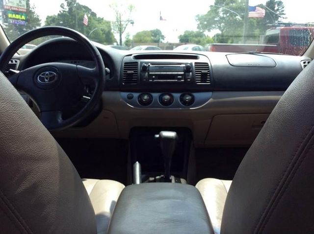  2004 Toyota Camry XLE For Sale Specifications, Price and Images