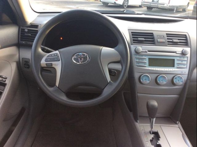  2009 Toyota Camry LE For Sale Specifications, Price and Images