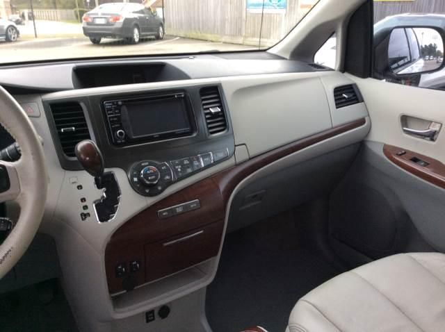  2007 Ford Explorer Sport Trac XLT For Sale Specifications, Price and Images