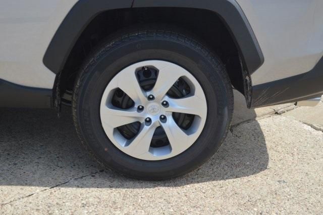  2019 Toyota RAV4 LE For Sale Specifications, Price and Images