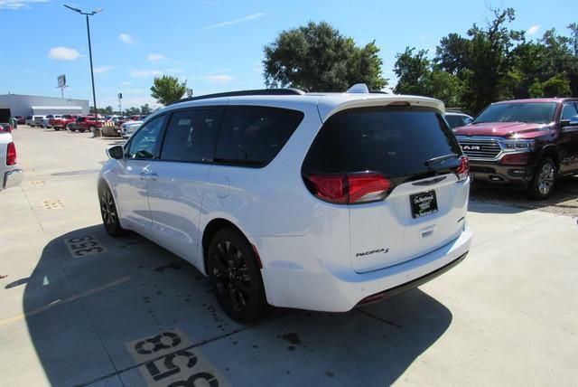  2019 Chrysler Pacifica Limited For Sale Specifications, Price and Images