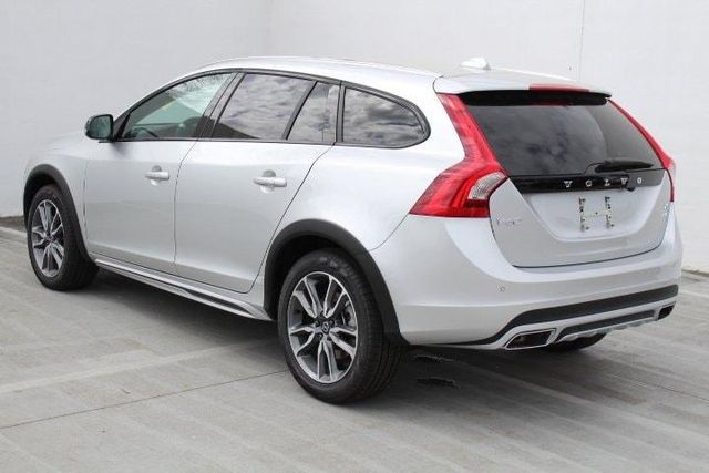  2018 Volvo V60 Cross Country T5 For Sale Specifications, Price and Images